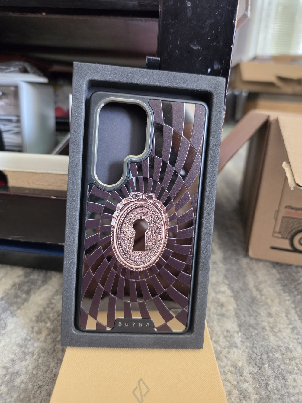 Burga Purple Keyhole Decorative Phone Case For Samsung S25ultra